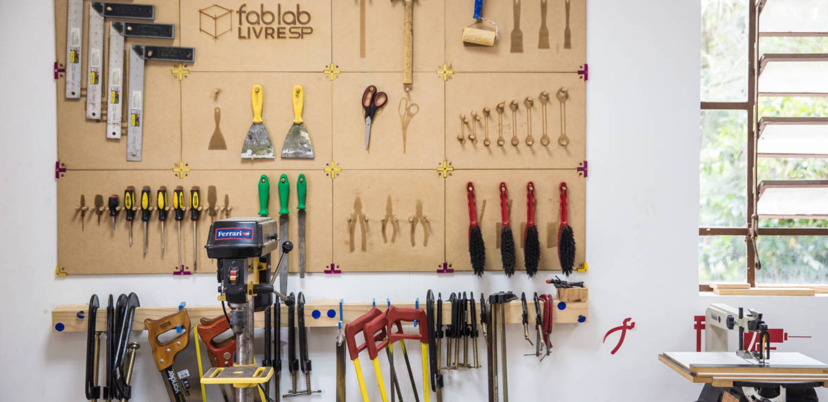<FabLab Livre SP> - Fonte: Folha de São Paulo