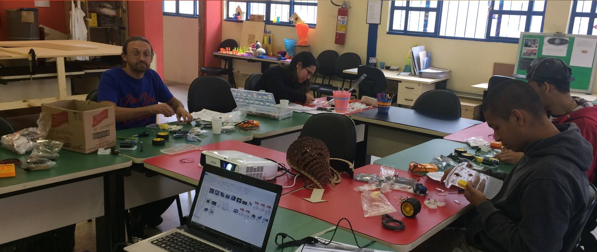 Usuários em curso prático de Robótica