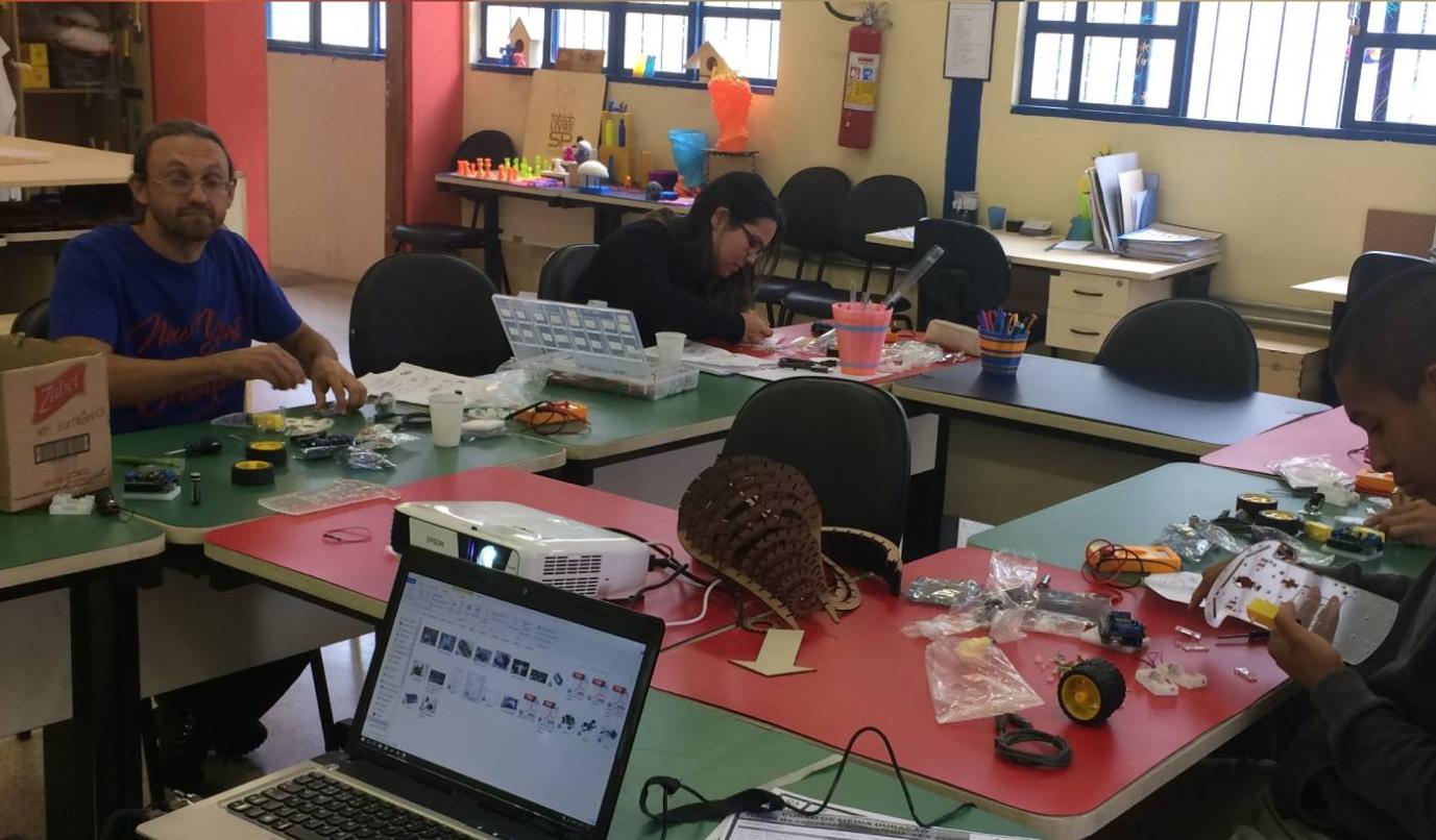 Usuários em curso prático de Robótica Usuários em curso prático de Robótica